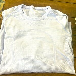 Women’s LULU long sleeve swiftly tech long sleeve tee